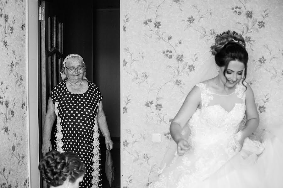 Fotografo di matrimoni Aleksandra Moiseeva (amoiseeva). Foto del 22 aprile 2019