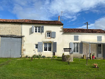 maison à Les Eglises-d'Argenteuil (17)