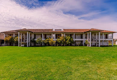 Corps de ferme avec jardin 1