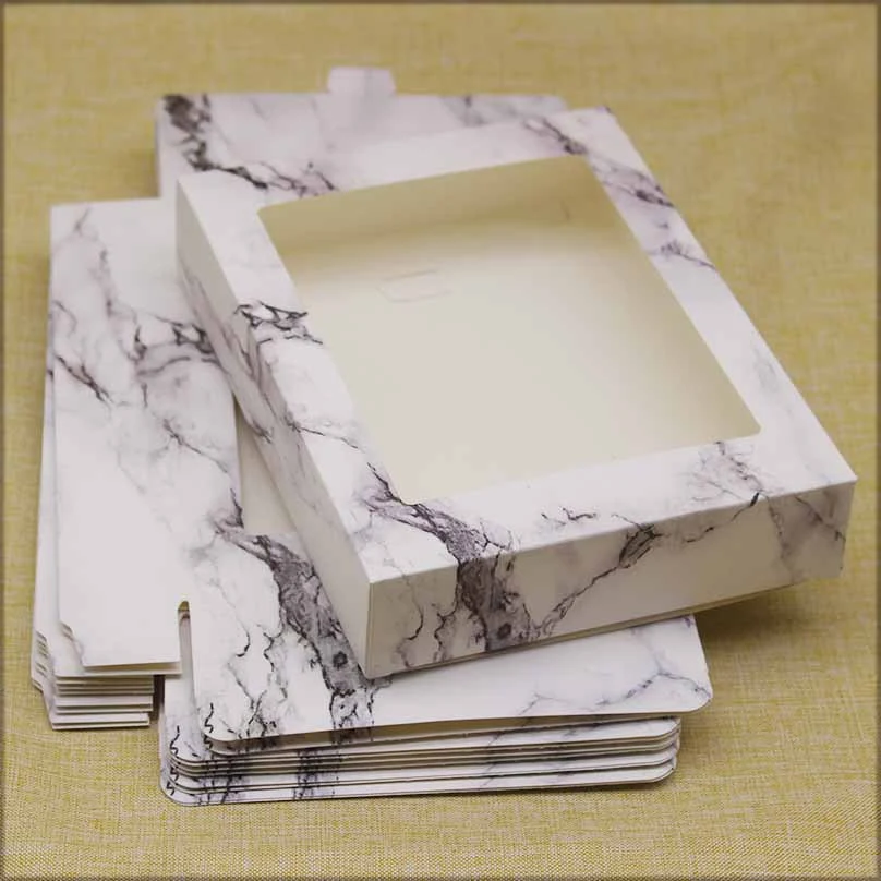 Boîte d'emballage d'impression colorée exquise Protégez et présentez vos produits avec style Idéale pour les cadeaux et la vente au détail.