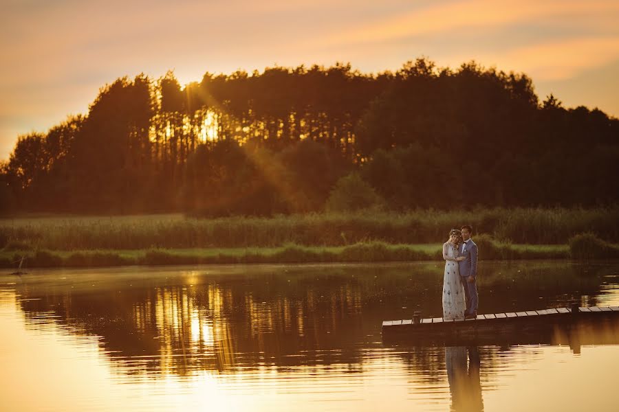 Fotógrafo de bodas Kamil Parzych (podswiatlo). Foto del 11 de diciembre 2017