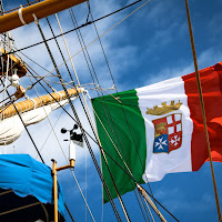 La bandiera di Nave Vespucci di 