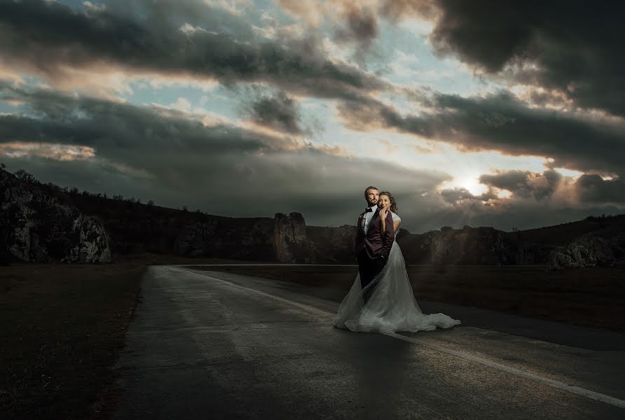 Fotografo di matrimoni Valentin Vadanoiu (vadanoiu). Foto del 11 novembre 2020