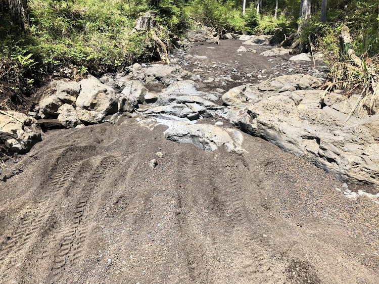 ジムニーの林道・富士山・沢閉鎖・麓に関するカスタム事例の投稿画像3枚目