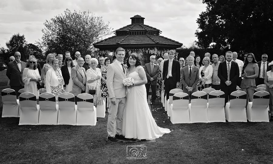 Wedding photographer Ali Robertson (alirobertsonph). Photo of 1 July 2019