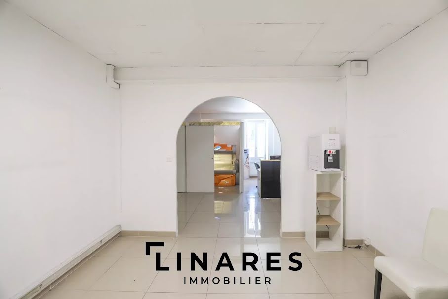 Location meublée locaux professionnels 9 pièces 100 m² à Marseille 11ème (13011), 2 600 €