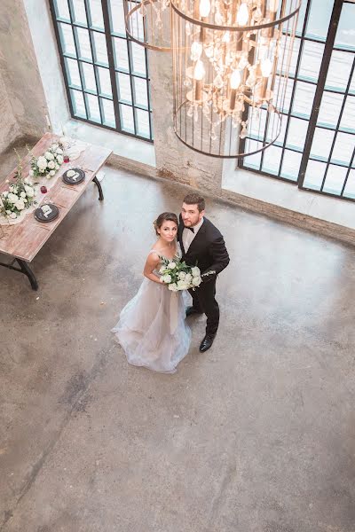 Fotógrafo de casamento Vasilisa Kozarezova (vkozarezova). Foto de 22 de março 2017
