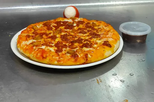 Spicy Chicken Keema Pizza