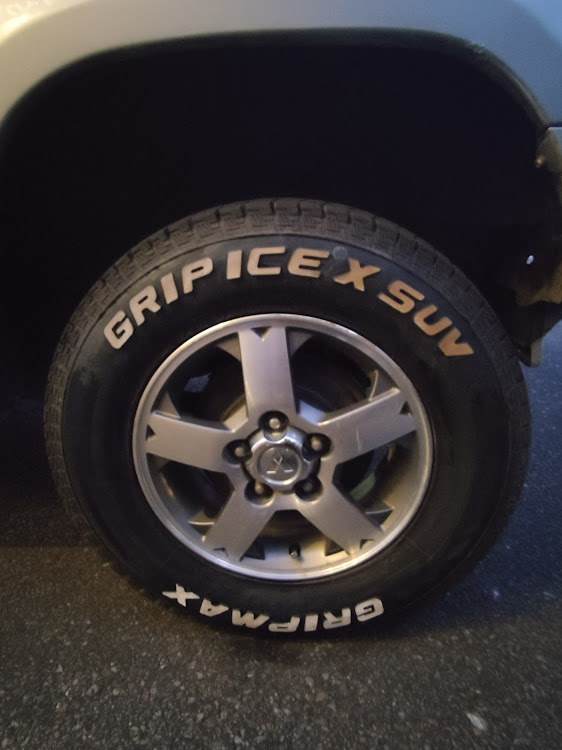 パジェロミニのタイヤレターやってます・GRIPMAX・スタッドレスに関するカスタム事例の投稿画像2枚目