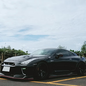 NISSAN GT-R