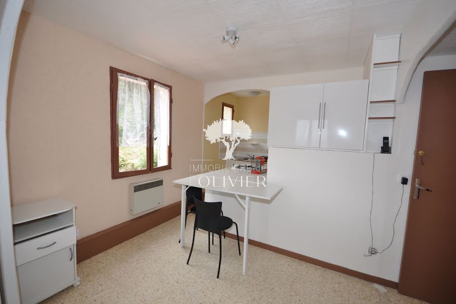 Location meublée appartement  29 m² à Apt (84400), 385 €