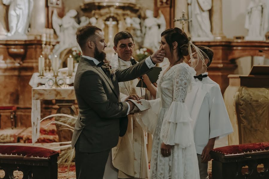 Fotógrafo de casamento Dawid Nalewajka (nalewajkad). Foto de 8 de fevereiro 2022