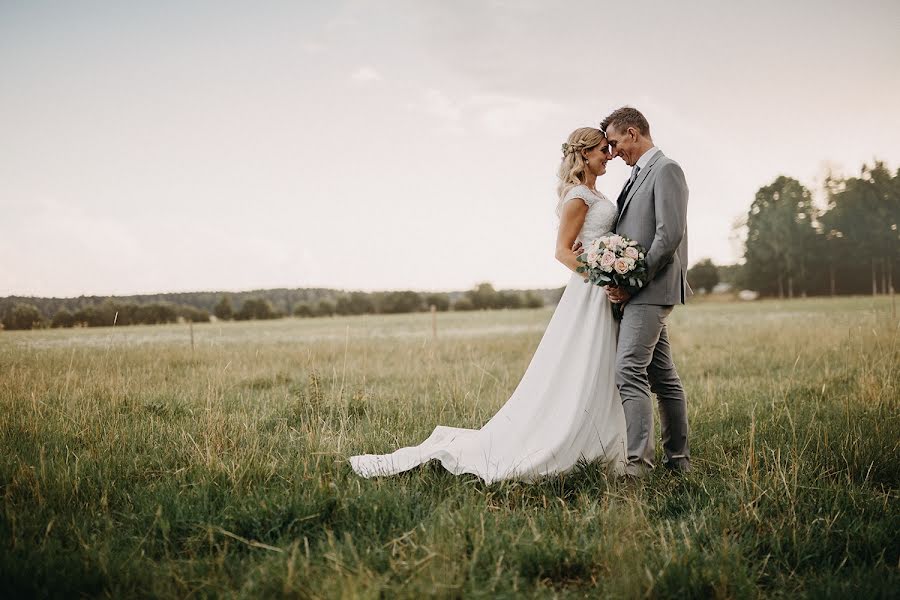 Fotógrafo de casamento Emma Johansson (emmasfotostudio). Foto de 23 de março 2019