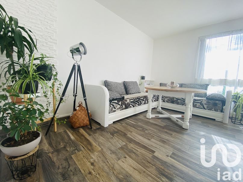 Vente appartement 3 pièces 63 m² à Saint-Fargeau-Ponthierry (77310), 145 000 €