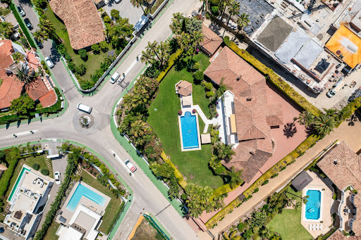 Villa with pool and terrace 3