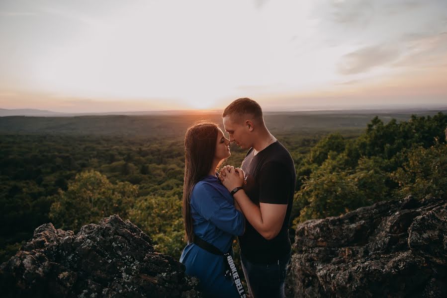 Bryllupsfotograf Yuliya Savvateeva (savvateevajulia). Bilde av 31 august 2020