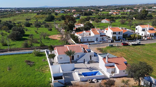 Villa with pool 3