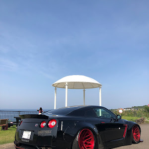 NISSAN GT-R