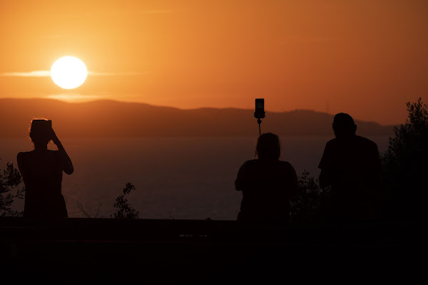 solo in tre ad ammirare il tramonto di Isashot