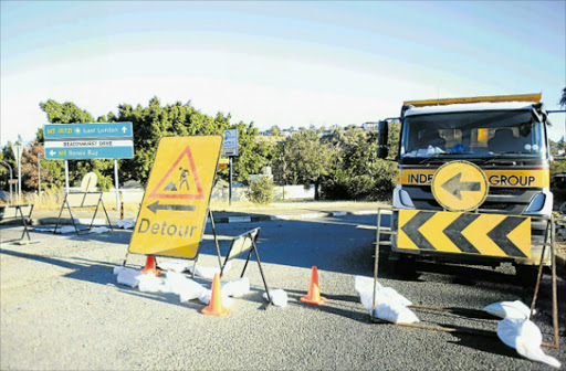 Motorist forced to use alternative routes while BCM carries out maintenance on the Batting Bridge Picture:SINO MAJANGAZA