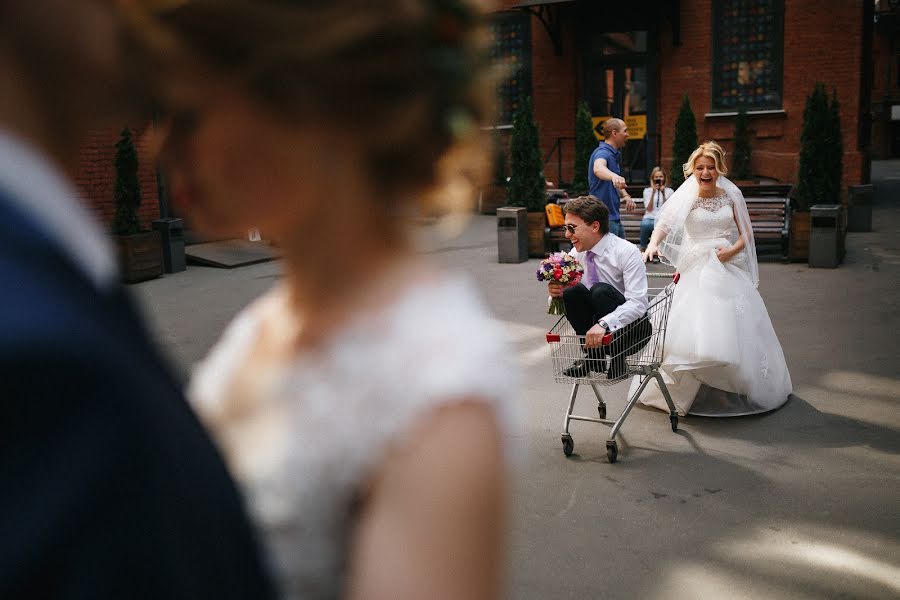 Fotógrafo de casamento Tolik Boev (tolikboev). Foto de 20 de maio 2016