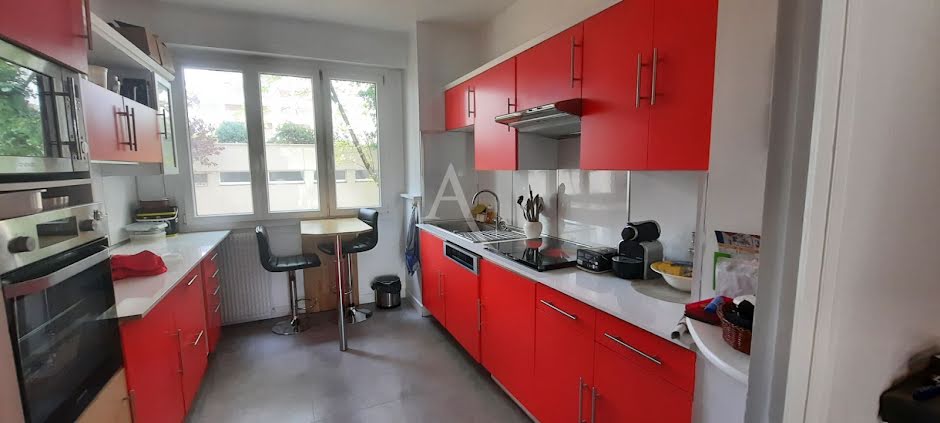 Vente appartement 5 pièces 106.43 m² à Cholet (49300), 180 000 €