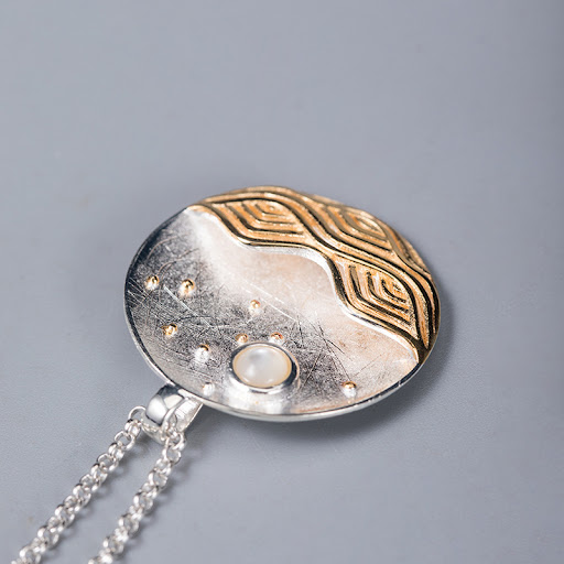Title 5, Personalized sun shape pendant necklace
