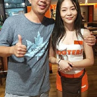 HOOTERS美式餐廳