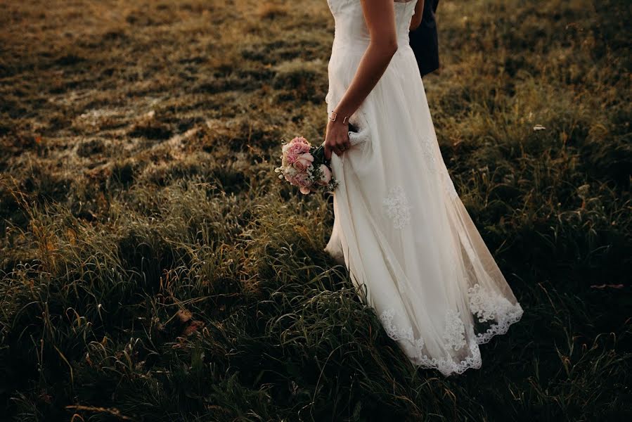 Fotografo di matrimoni Asia Gawęda (cutestoryphoto). Foto del 13 febbraio 2020