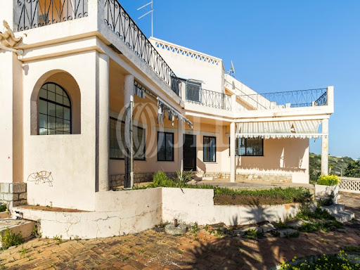 Maison avec piscine et terrasse 3