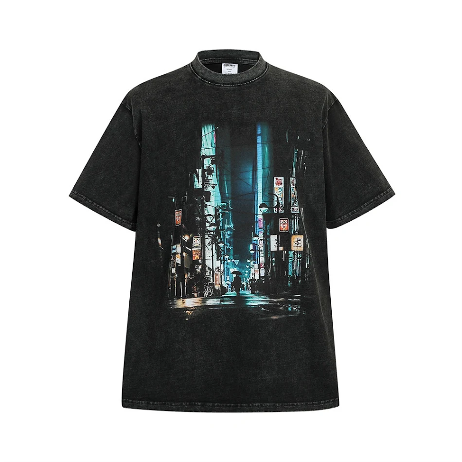 T-shirt à manches courtes pour homme avec imprimé vue nocturne de la ville. Confortable, stylée et parfaite pour un look urbain tendance.