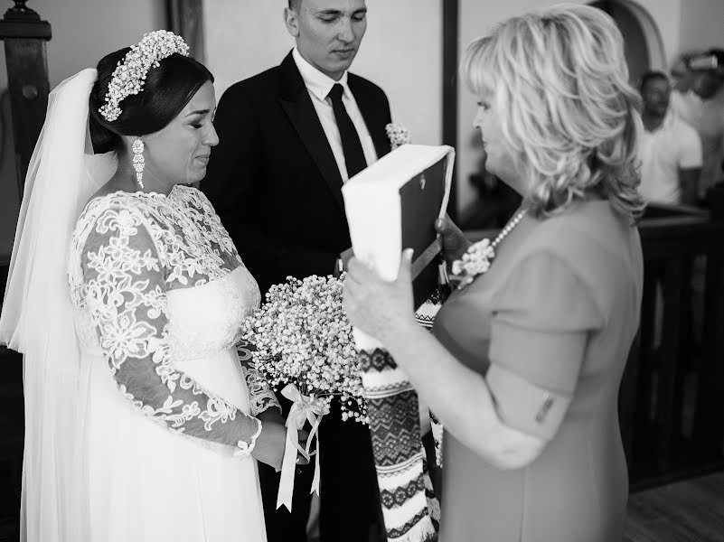 Wedding photographer Volodimir Lesik (tsembel). Photo of 2 April 2018