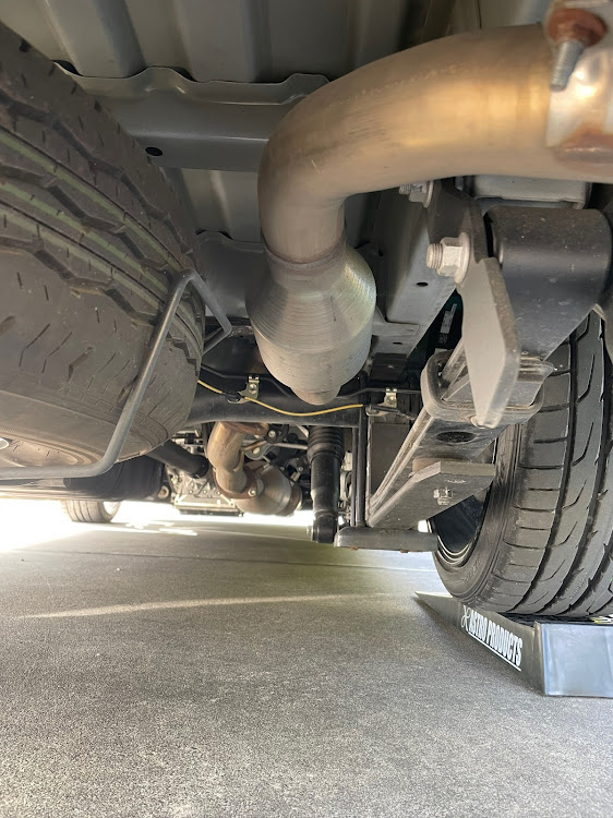 ハイエースバンのツライチ・DIY・低そうで低く見えない車・ディーラー仕様・アライメント調整完了に関するカスタム事例の投稿画像4枚目