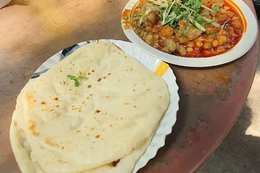 Chole Kulche Regular ( 3 Pcs : One Plate)