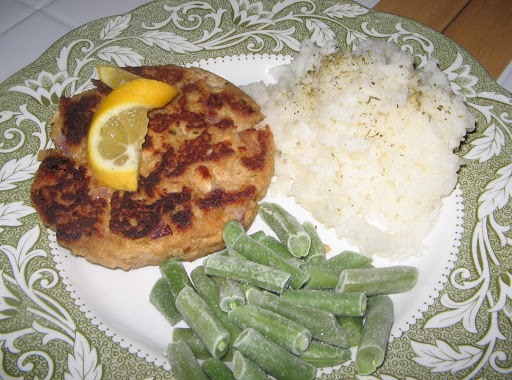 great sammie patty, lemon rice and green beans.