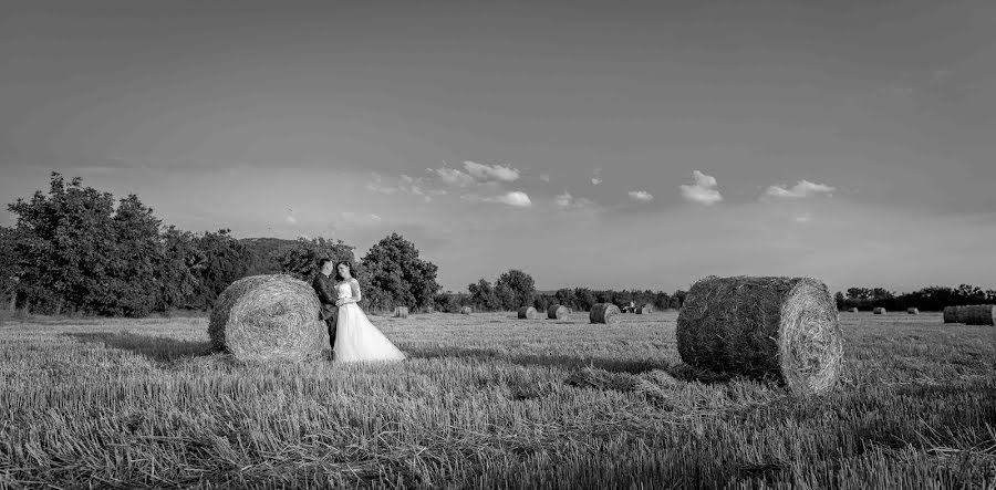 Fotografo di matrimoni Claudiu Mladin (clau). Foto del 20 agosto 2021