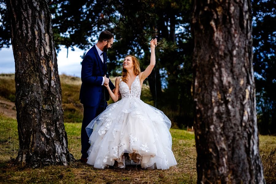 Wedding photographer Claudiu Negrea (claudiunegrea). Photo of 16 October 2019