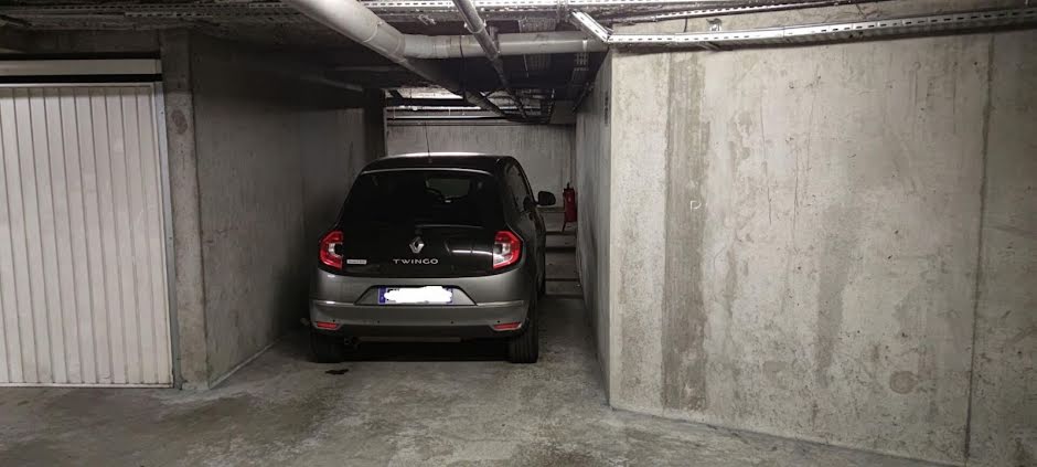 Vente parking  13 m² à Vaulx-en-Velin (69120), 9 000 €