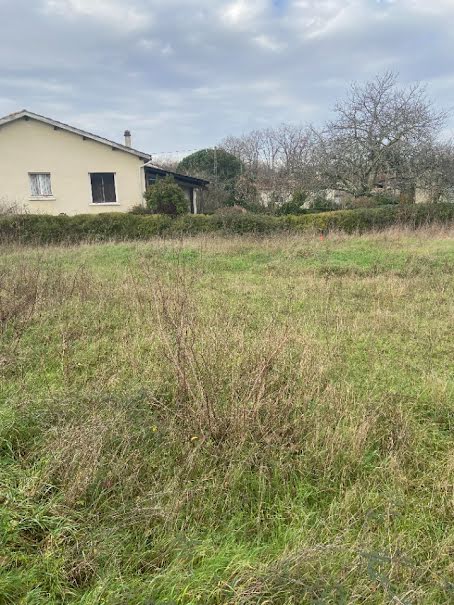 Vente terrain  682 m² à Saint-Yrieix-sur-Charente (16710), 68 200 €