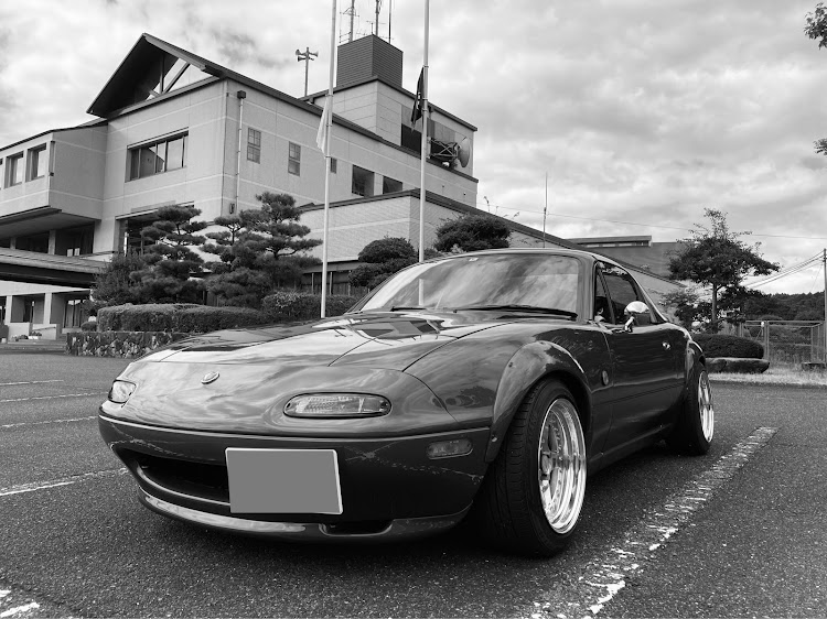 ロードスターのモノクロ祭り・カラーがいい！に関するカスタム事例の投稿画像1枚目