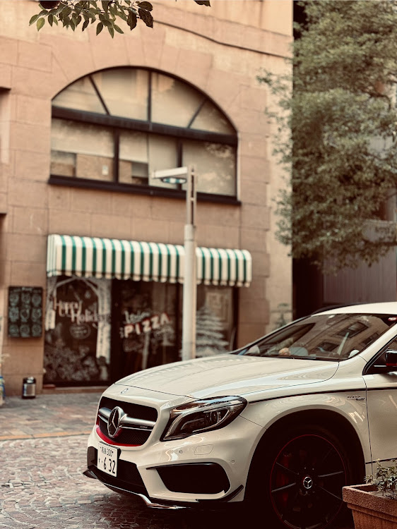 GLAのメルセデスAMG・GLA45・イタリア街に関するカスタム事例の投稿画像1枚目