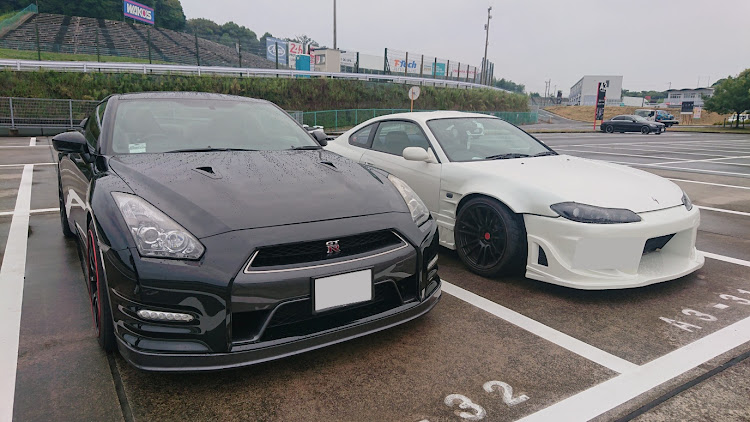 NISSAN GT-RのS15シルビアに関するカスタム事例の投稿画像1枚目