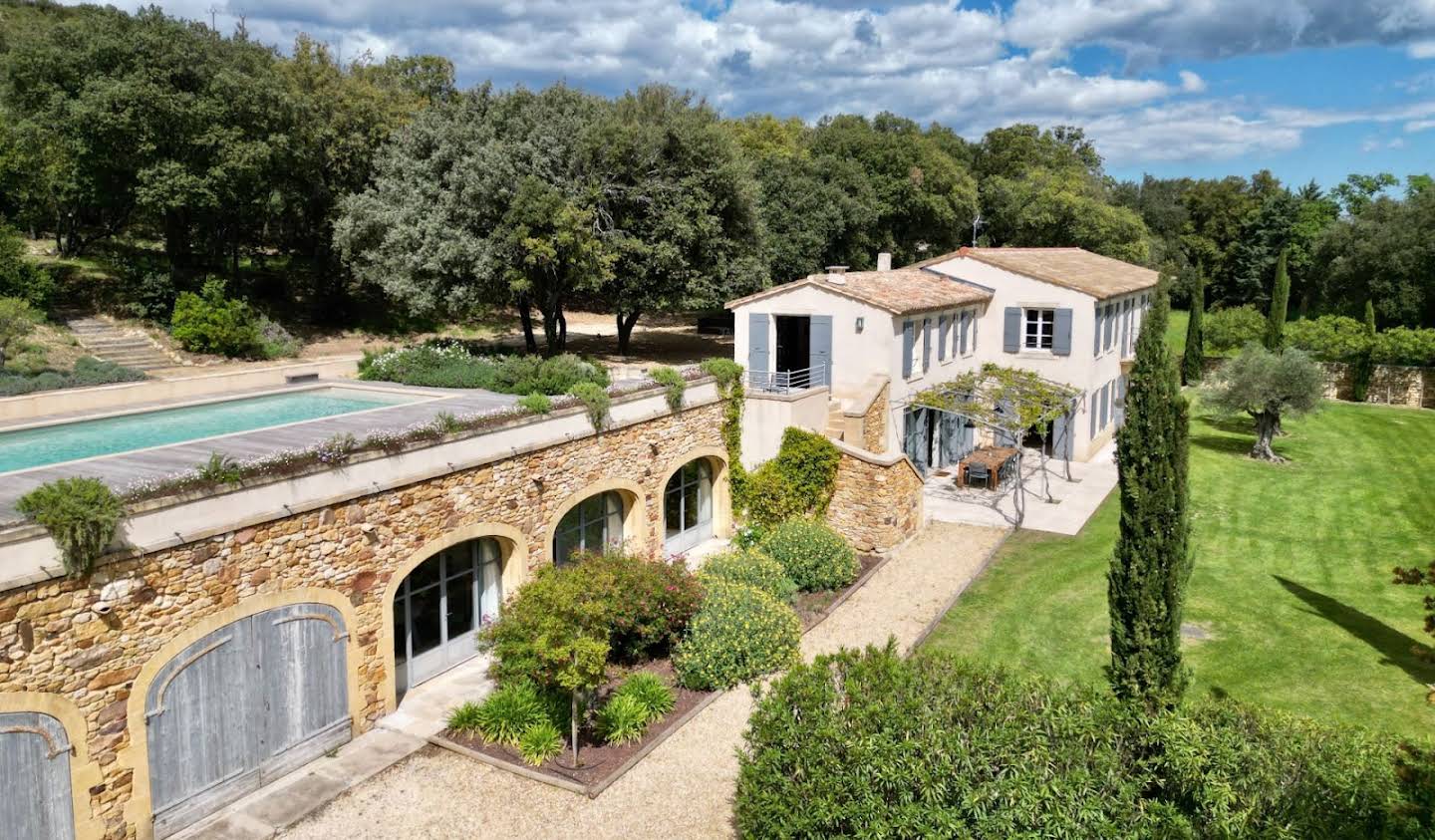 House with pool and garden Uzès