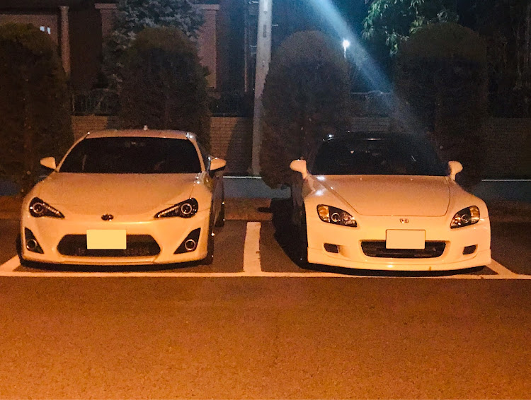 86の86・S2000・夜ご飯・ツーショットに関するカスタム事例の投稿画像2枚目