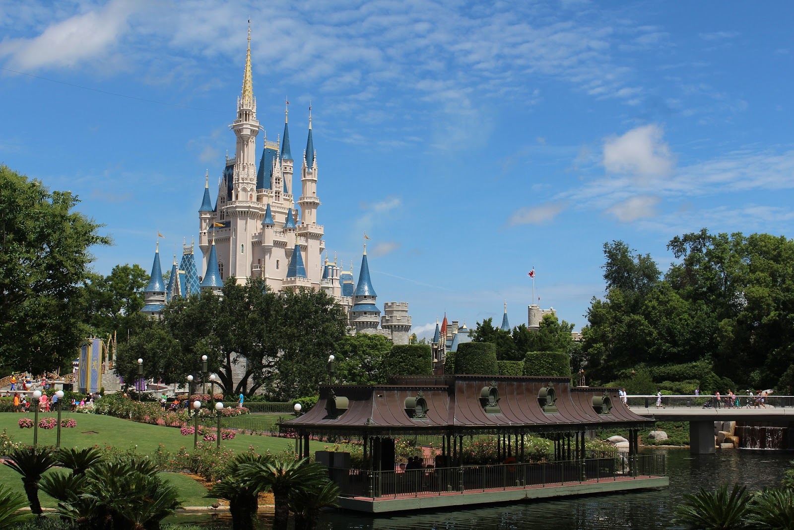 orlando family hotels with shuttle to disney world