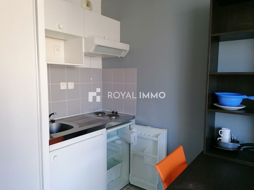 Location meublée appartement 1 pièce 18.92 m² à Toulon (83000), 460 €