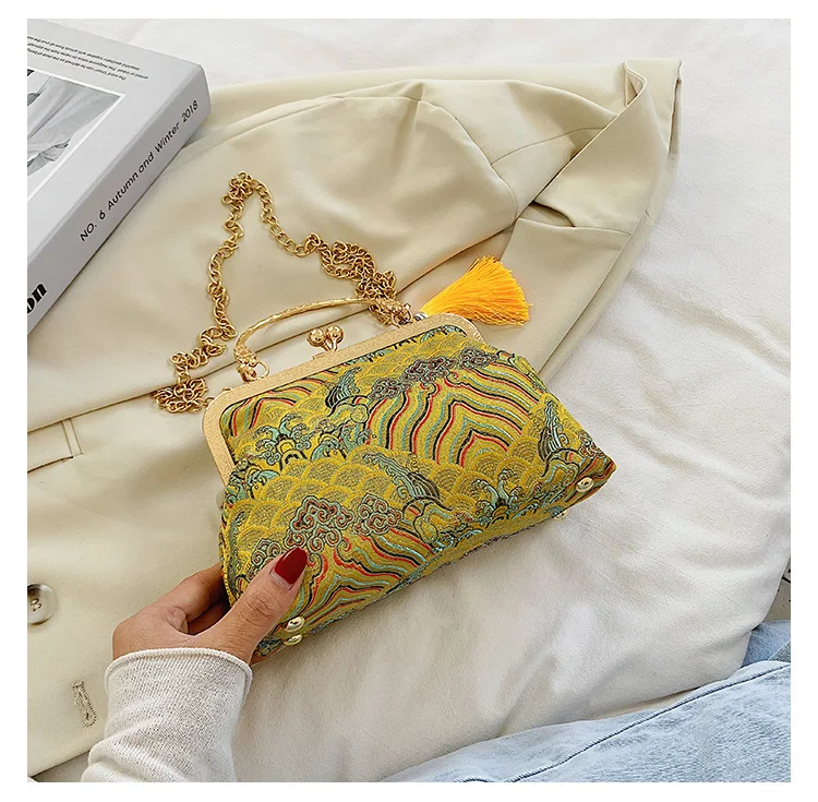 Chinese Geborduurde Cheongsam Tas Dames Chinese Hanfu Een stijlvolle en praktische tas om je essentials in te bewaren met een vleugje Oosterse flair.