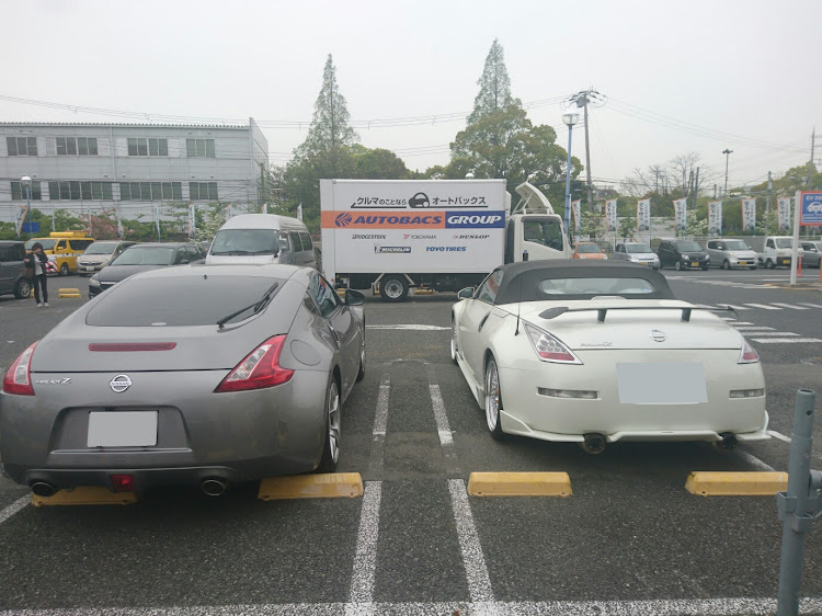 フェアレディZのアマドゥ・z34・ケツ並べに関するカスタム事例の投稿画像1枚目