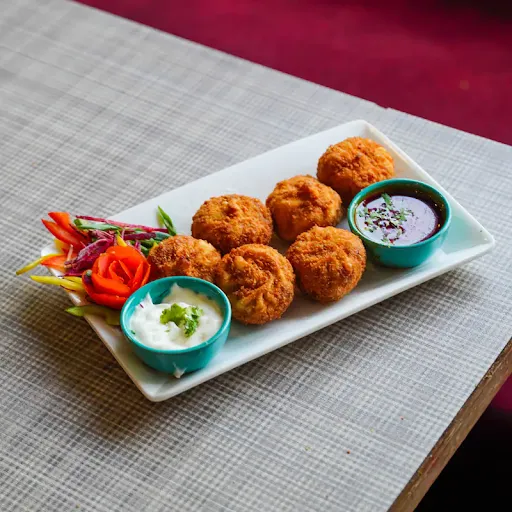 Veg Fried Momos (6 Pcs)