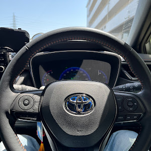 カローラツーリング ZWE211W